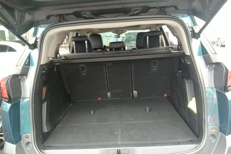 Used Peugeot 5008 2017 380THP 5-Seater Elite Edition Trunk