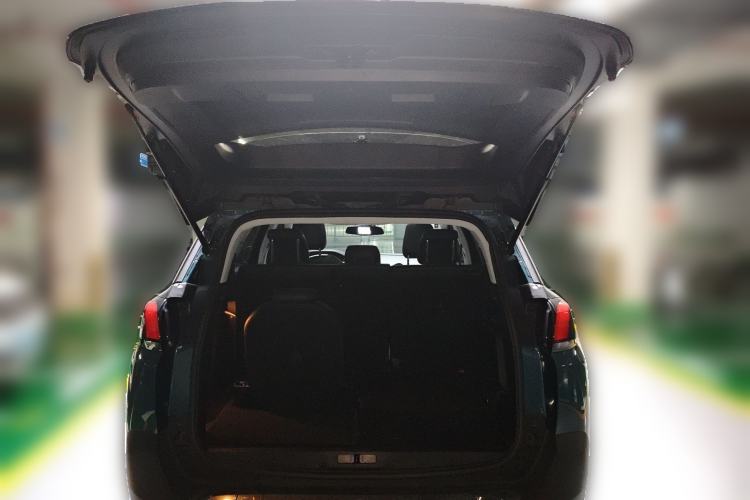 Used Peugeot 5008 2017 380THP 7-Seater Elite Edition Trunk