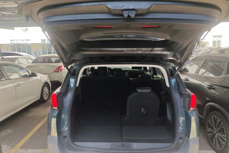 Used Peugeot 5008 2017 350THP 7-Seater Elite Edition Trunk