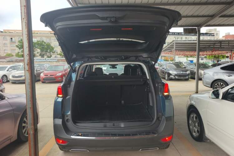Used Peugeot 5008 2017 380THP 7-Seater Elite Edition Trunk