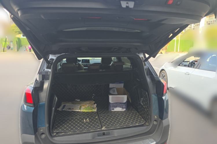 Used Peugeot 5008 2017 380THP 7-Seater Luxury GT Edition Trunk