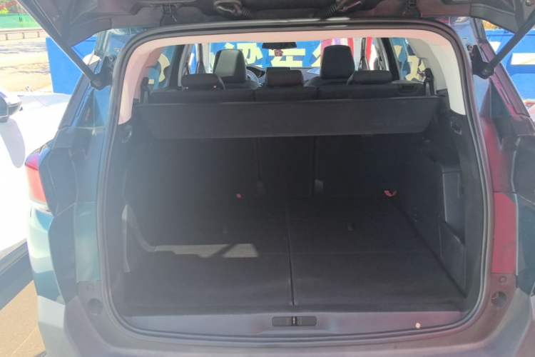 Used Peugeot 5008 2017 350THP 5-Seat Elite Edition Trunk