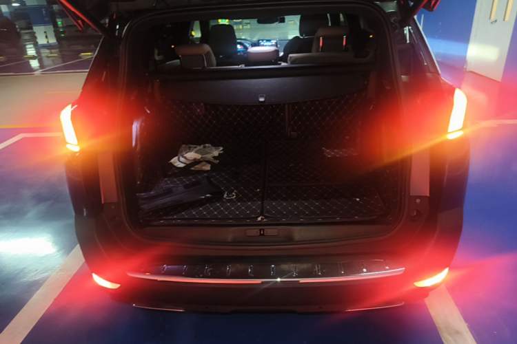 Used Peugeot 5008 2017 380THP 7-Seater Luxury GT Edition Trunk