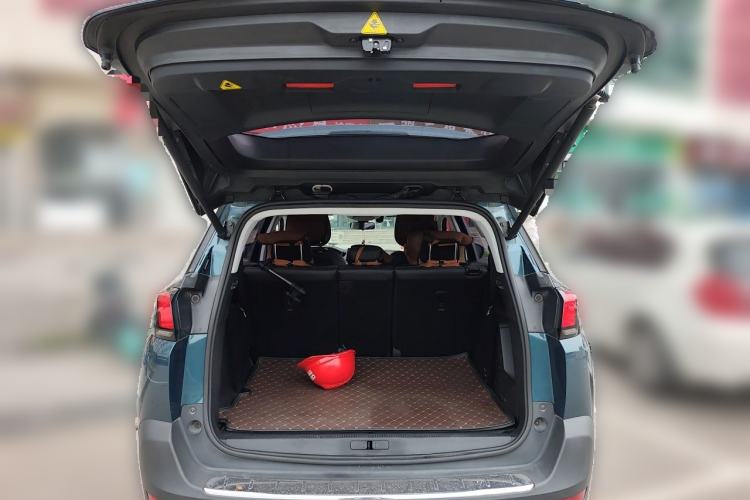 Used Peugeot 5008 2017 350THP 7-Seater Elite Edition Trunk