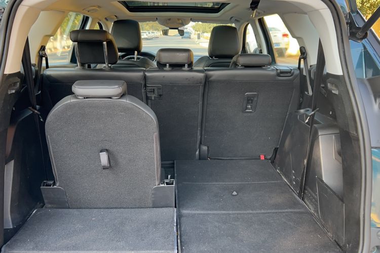Used Peugeot 5008 2017 380THP 7-Seater Elite Edition Trunk