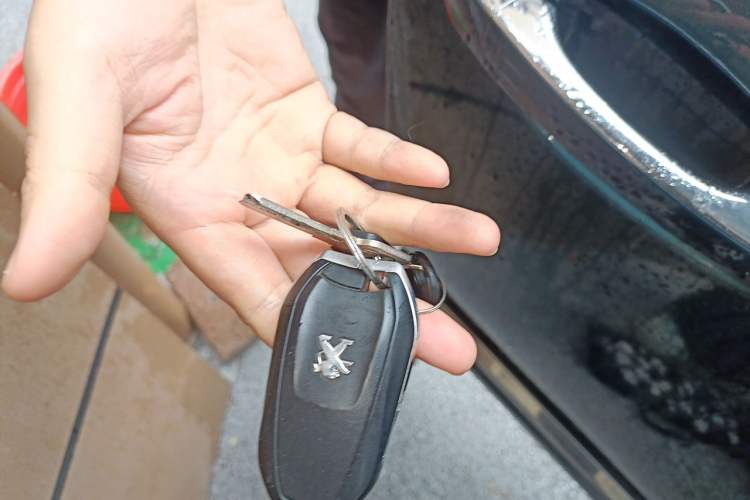 Used Peugeot 5008 2017 350THP 7-Seater Elite Edition Vehicle Key