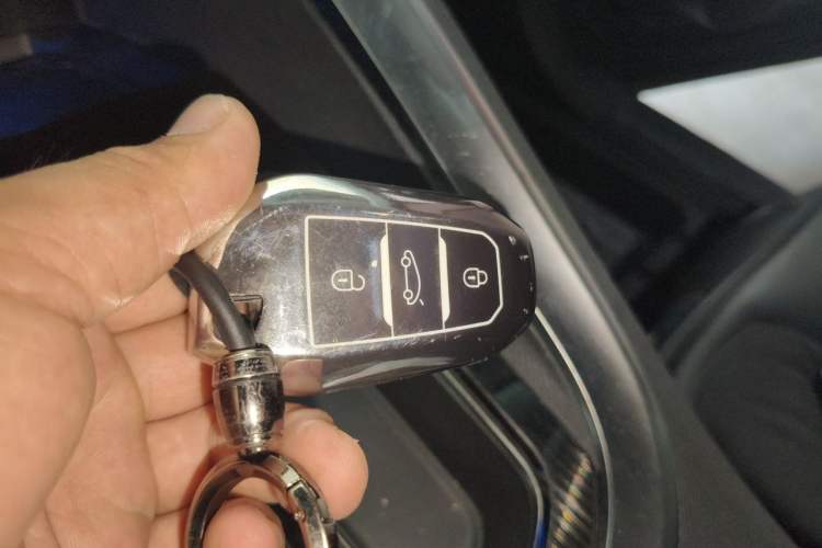 Used Peugeot 5008 2017 350THP 7-Seater Elite Edition Vehicle Key