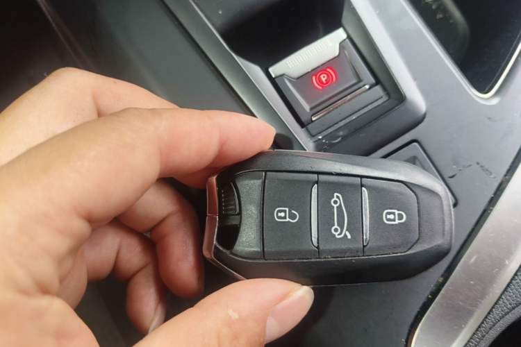 Used Peugeot 5008 2017 380THP 5-Seater Elite Edition Vehicle Key