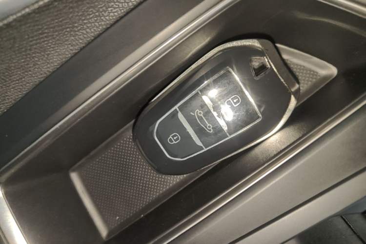 Used Peugeot 5008 2017 380THP 7-Seater Boundary-Free Edition Vehicle Key