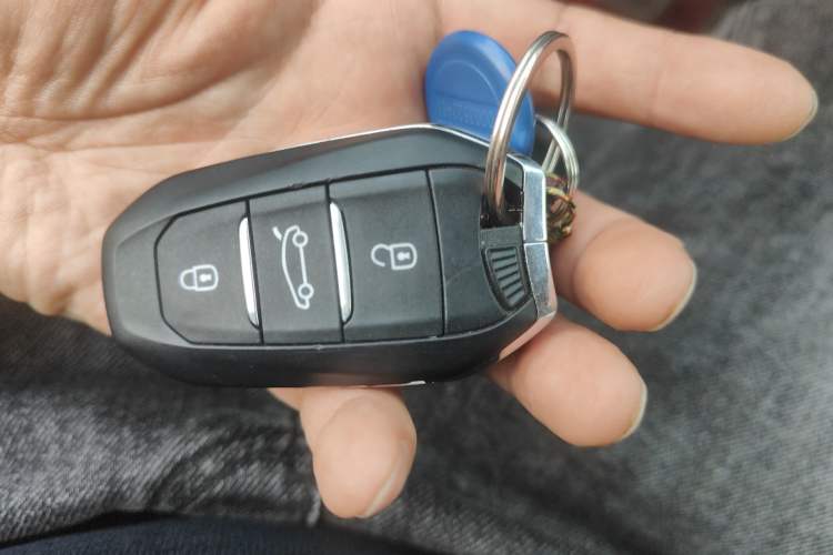 Used Peugeot 5008 2017 350THP 7-Seater Elite Edition Vehicle Key