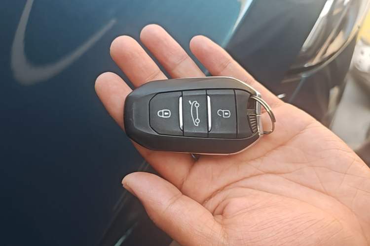 Used Peugeot 5008 2017 350THP 5-Seat Elite Edition Vehicle Key