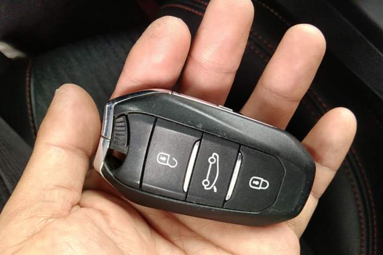 Used Peugeot 5008 2017 380THP 5-Seater Elite Edition Vehicle Key