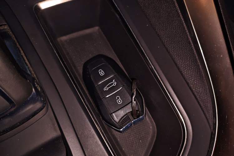 Used Peugeot 5008 2017 380THP 7-Seater Elite Edition Vehicle Key