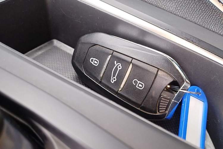 Used Peugeot 5008 2017 380THP 7-Seater Luxury GT Edition Vehicle Key