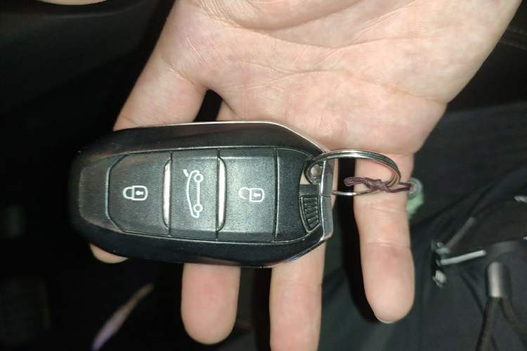 Used Peugeot 5008 2017 380THP 7-Seater Elite Edition Vehicle Key
