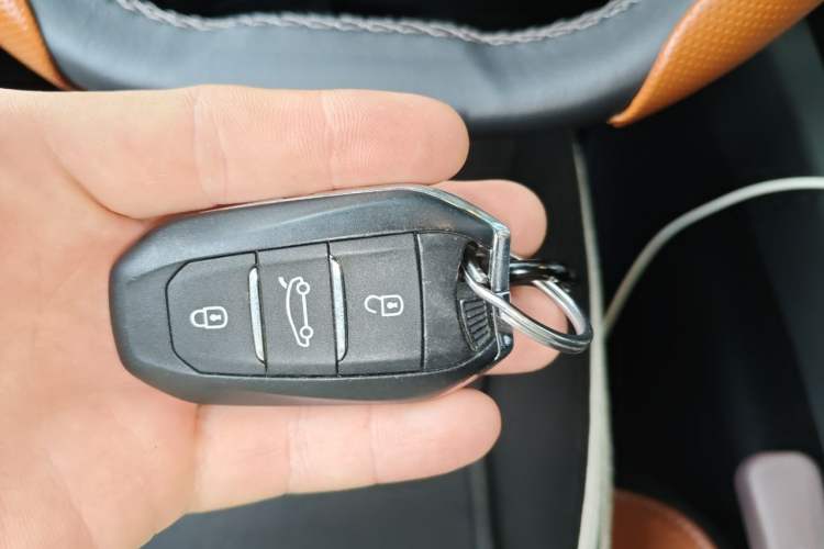 Used Peugeot 5008 2017 380THP 7-Seater Boundary-Free Edition Vehicle Key