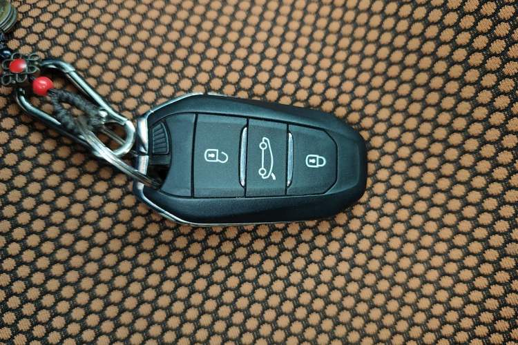 Used Peugeot 5008 2017 350THP 7-Seater Elite Edition Vehicle Key