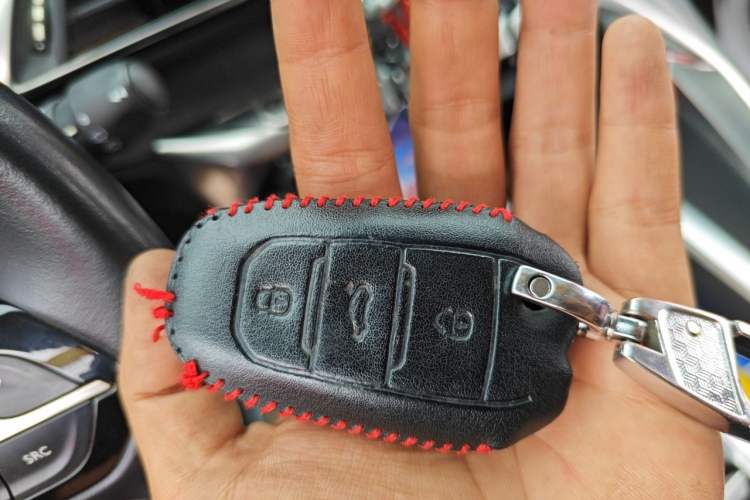 Used Peugeot 5008 2017 380THP 7-Seater Luxury Edition Vehicle Key