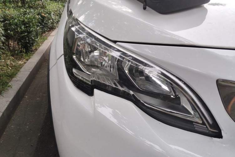 Used Peugeot 5008 2017 380THP 7-Seater Elite Edition Right Front Headlight