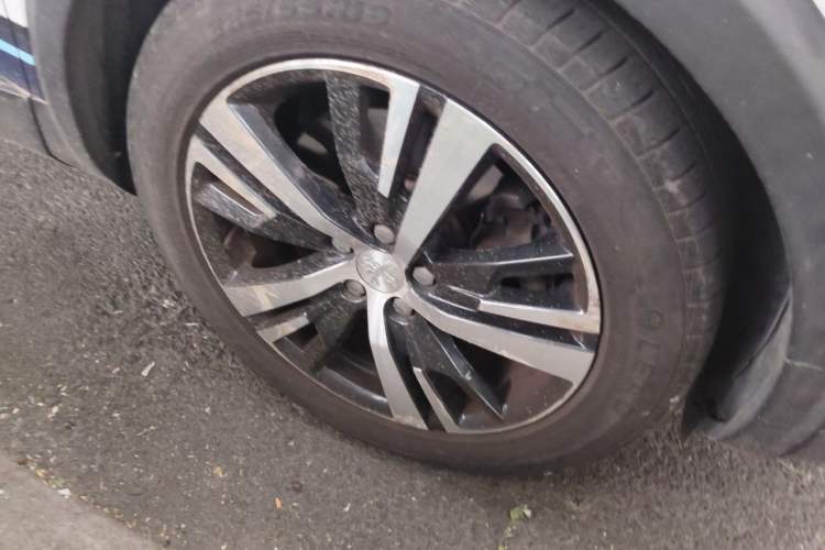 Used Peugeot 5008 2017 380THP 7-Seater Elite Edition Right Front Wheel Hub