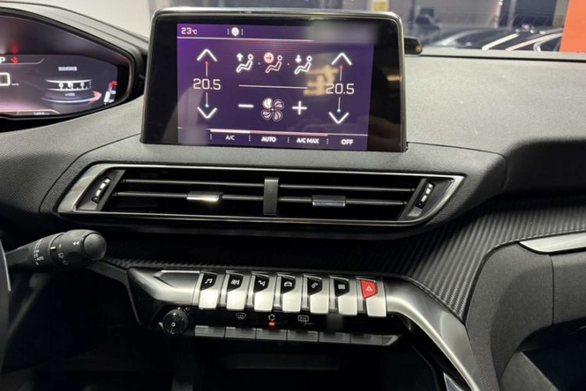 Used Peugeot 5008 2017 350THP 5-Seat Elite Edition Audio And AC Panel