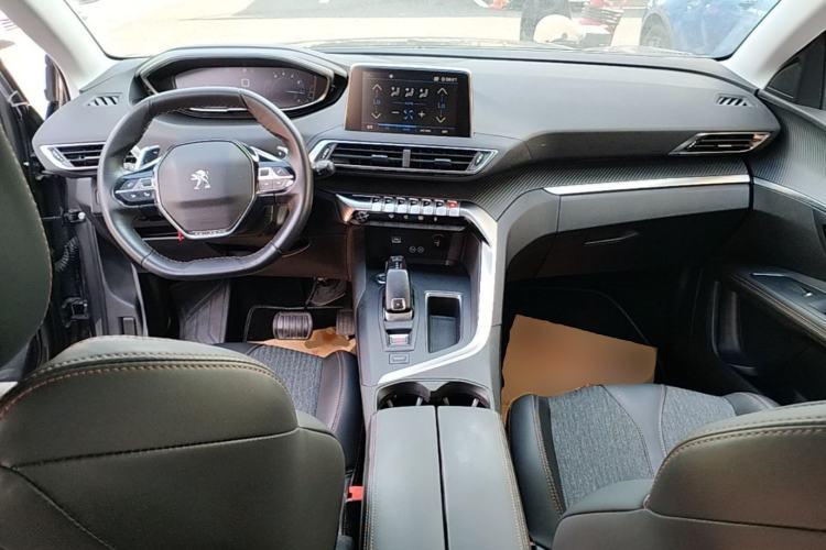 Used Peugeot 5008 2017 350THP 5-Seat Elite Edition Center Console