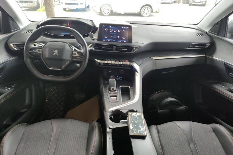 Used Peugeot 5008 2017 380THP 5-Seater Elite Edition Center Console