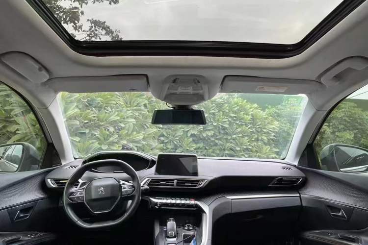 Used Peugeot 5008 2017 350THP 7-Seater Elite Edition Center Console
