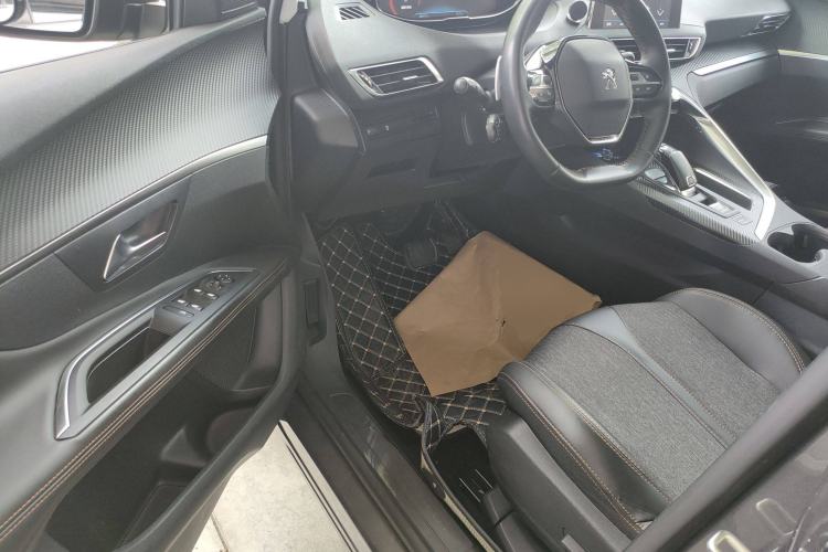Used Peugeot 5008 2017 380THP 5-Seater Elite Edition Driver Seat