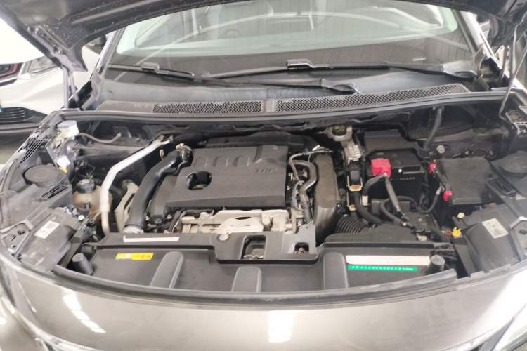 Used Peugeot 5008 2017 380THP 5-Seater Elite Edition Engine Bay