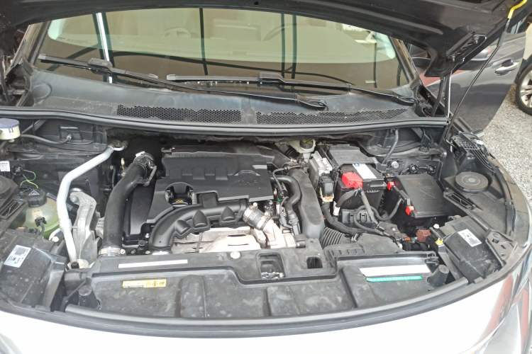 Used Peugeot 5008 2017 350THP 5-Seat Elite Edition Engine Bay