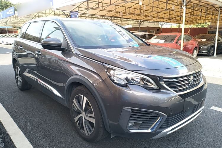 Used Peugeot 5008 2017 350THP 5-Seat Elite Edition Front Right 45 Deg