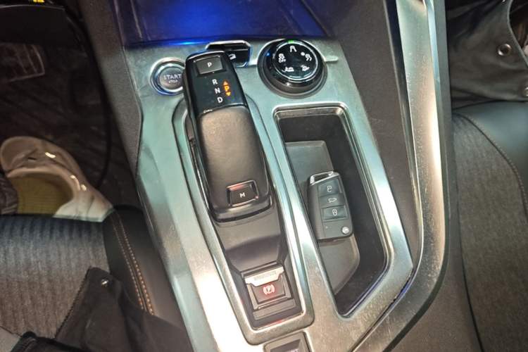 Used Peugeot 5008 2017 380THP 7-Seater Elite Edition Gear Lever