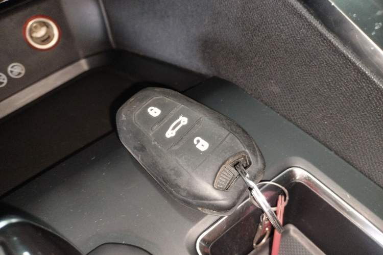 Used Peugeot 5008 2017 380THP 5-Seater Elite Edition Interior 1