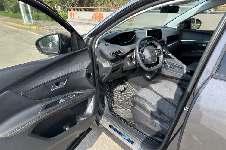 Used Peugeot 5008 2017 380THP 5-Seater Elite Edition Interior 3
