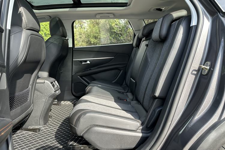 Used Peugeot 5008 2017 380THP 5-Seater Elite Edition Interior 4
