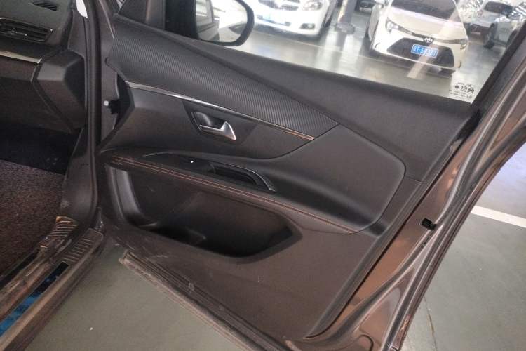Used Peugeot 5008 2017 380THP 5-Seater Elite Edition Interior 5