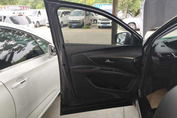 Used Peugeot 5008 2017 380THP 5-Seater Elite Edition Left Front Door Interior