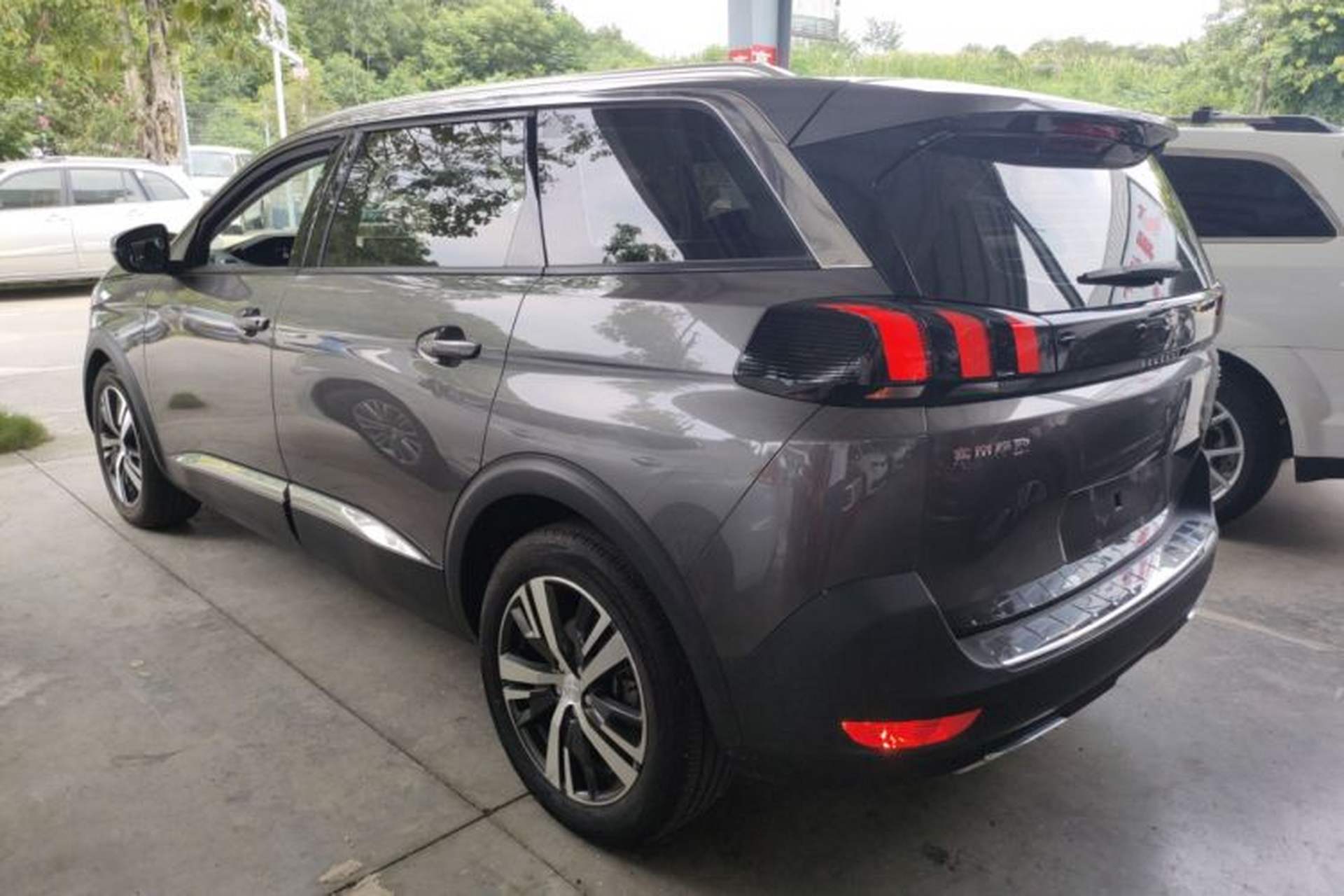 Used Peugeot 5008 2017 380THP 5-Seater Elite Edition Left Side