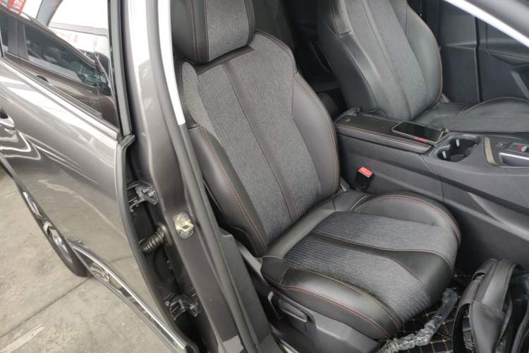 Used Peugeot 5008 2017 380THP 5-Seater Elite Edition Right Front Seat