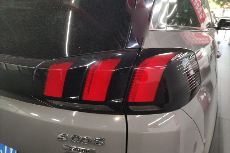 Used Peugeot 5008 2017 350THP 7-Seater Elite Edition Right Rear Taillight