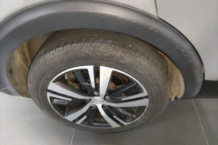 Used Peugeot 5008 2017 350THP 7-Seater Elite Edition Right Rear Wheel Hub
