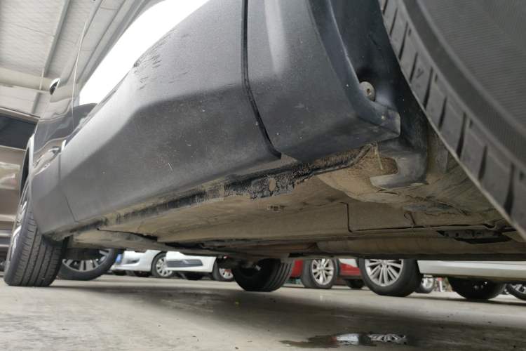 Used Peugeot 5008 2017 380THP 5-Seater Elite Edition Right Side Sill
