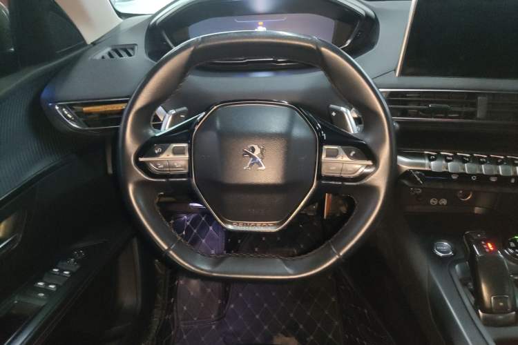 Used Peugeot 5008 2017 350THP 7-Seater Elite Edition Steering Wheel