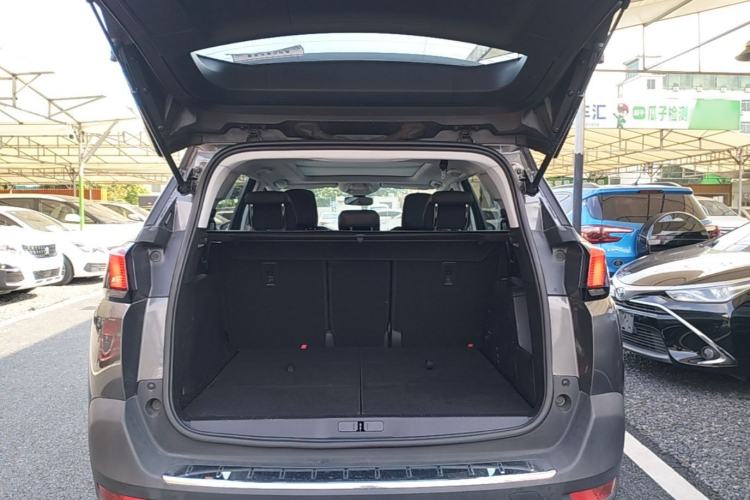 Used Peugeot 5008 2017 350THP 5-Seat Elite Edition Trunk
