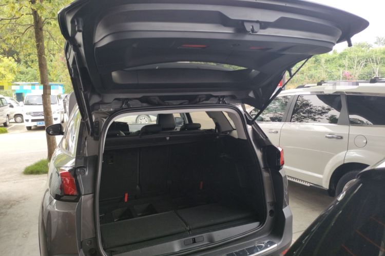 Used Peugeot 5008 2017 380THP 5-Seater Elite Edition Trunk