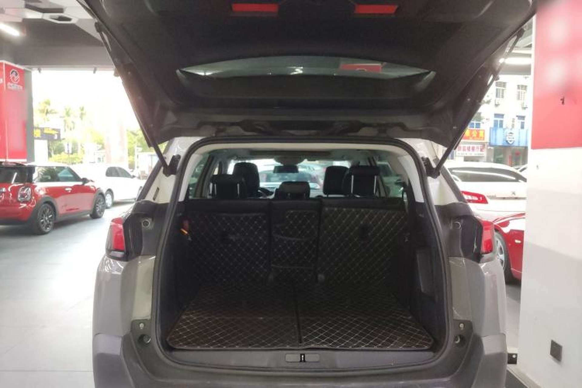 Used Peugeot 5008 2017 350THP 7-Seater Elite Edition Trunk