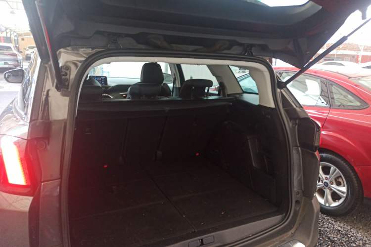 Used Peugeot 5008 2017 350THP 5-Seat Elite Edition Trunk