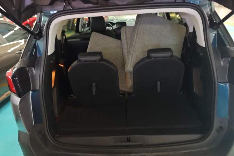 Used Peugeot 5008 2017 380THP 7-Seater Elite Edition Trunk