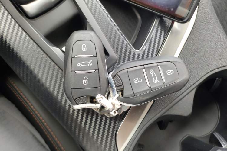 Used Peugeot 5008 2017 380THP 5-Seater Elite Edition Vehicle Key